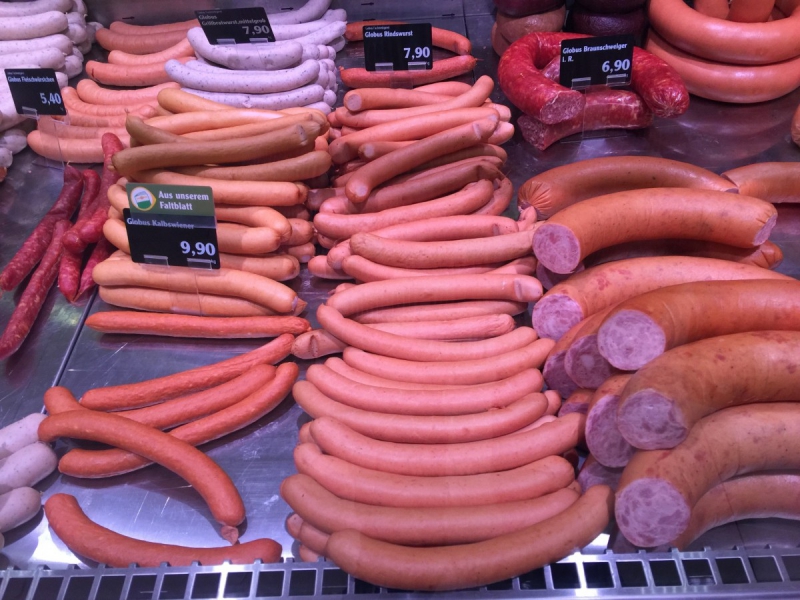 charcuterie-SALLAGRIFFON-min_sausages_meat_butchery-1069321